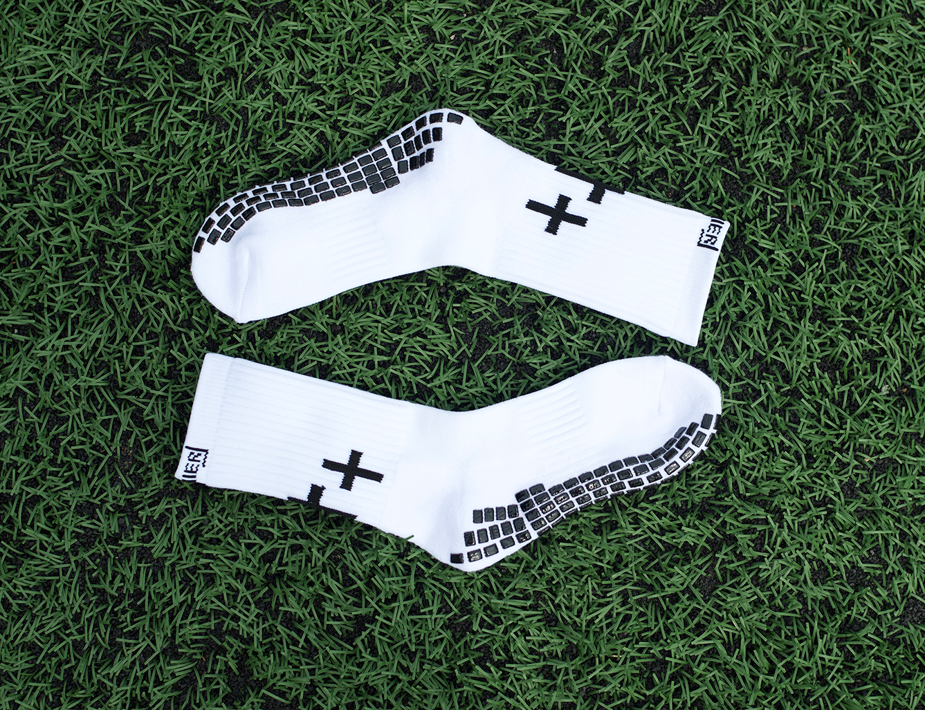 Premier Edge 3 Cross Grip Socks